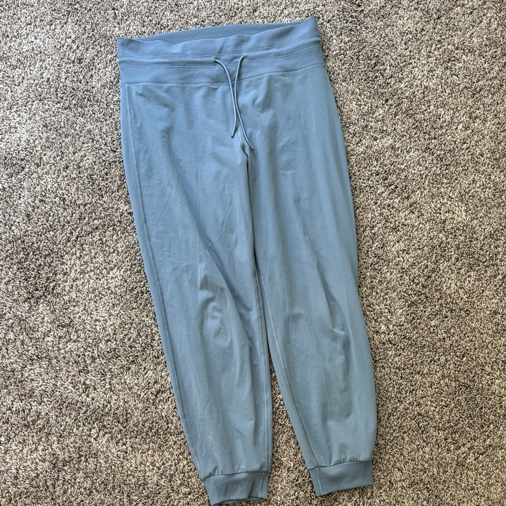 VUORI Women’s Blue Performance Jogger Large